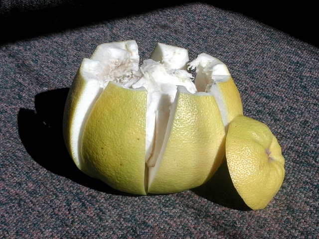 how-to-eat-pomelo